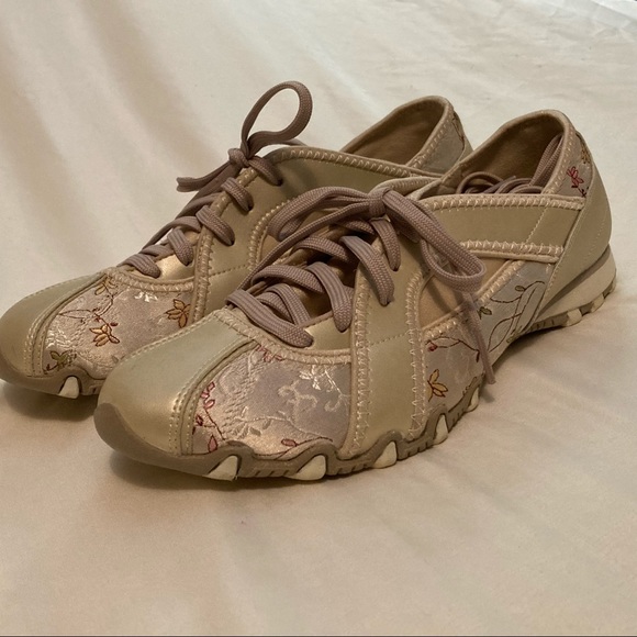New Floral SKECHERS Metallic Waterlily Lace Ups - Picture 7 of 14